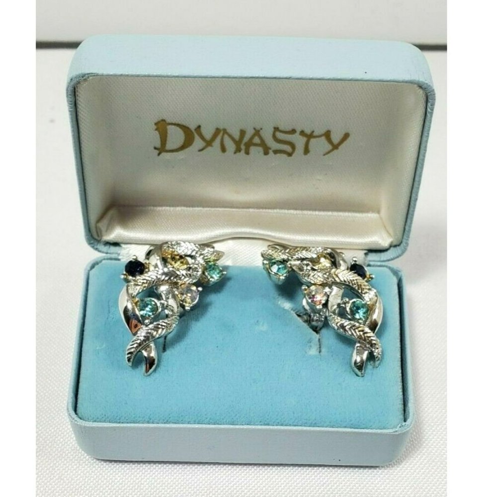 "Dynasty" White & Blue  Clip-on Earrings Silver Color